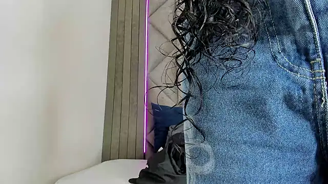 BriaConner  online show from March 2025 03:52:02 AM