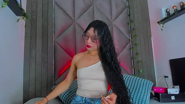 Snapshot of BriaConner_ chatting on June 2026 02:51:02 AM BriaConner online show from June 2026 02:51:02 AM