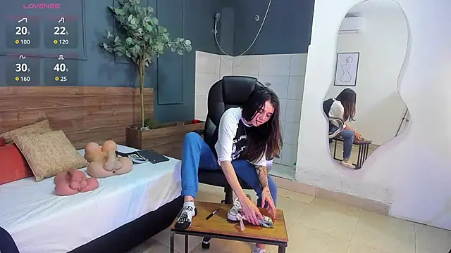 Snapshot of megan_morgan01 chatting on October 2025 12:04:02 PM megan morgan01 online show from October 2025 12:04:02 PM