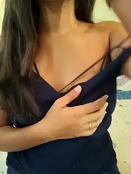 Snapshot of Meenakshi_ chatting on December 2024 01:48:02 AM Meenakshi  online show from December 2024 01:48:02 AM