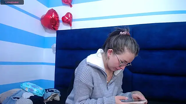  isaabellaa online show from March 2025 02:55:02 PM