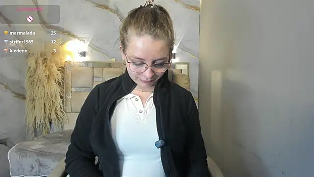 Snapshot of _isaabellaa chatting on July 2026 12:42:02 PM isaabellaa online show from July 2026 12:42:02 PM