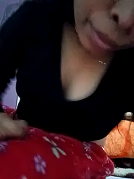 Snapshot of Queen_suman chatting on December 2024 04:42:01 AM Queen suman online show from December 2024 04:42:01 AM