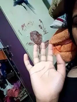 Snapshot of Queen_suman chatting on February 2025 05:31:02 AM Queen suman online show from February 2025 05:31:02 AM
