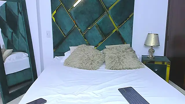 Criss Ariana online show from February 2025 11:44:02 AM