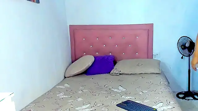 Criss Ariana online show from September 2025 10:15:01 PM