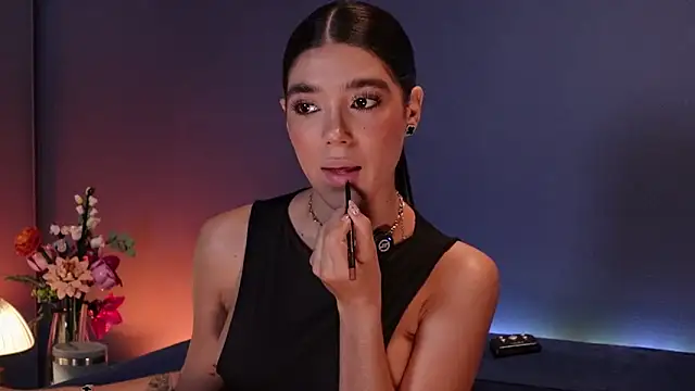 Snapshot of Olivia_Collins1 chatting on June 2026 10:59:01 PM Olivia Collins1 online show from June 2026 10:59:01 PM