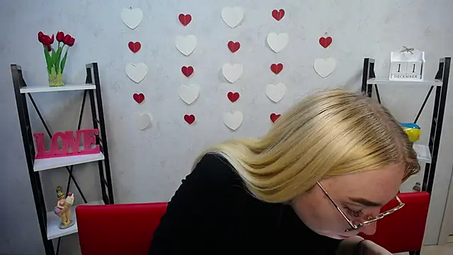 Snapshot of BeatriceFly chatting on December 2024 04:09:02 PM BeatriceFly online show from December 2024 04:09:02 PM