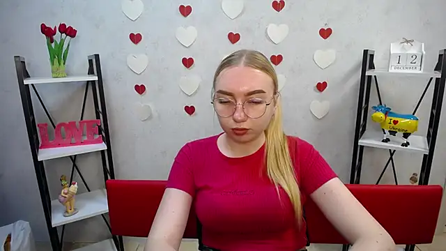 Snapshot of BeatriceFly chatting on December 2024 12:12:01 PM BeatriceFly online show from December 2024 12:12:01 PM