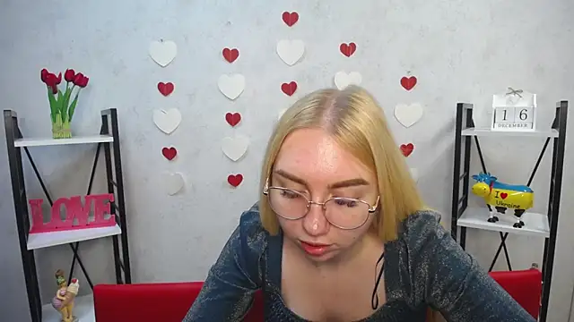 Snapshot of BeatriceFly chatting on December 2024 12:16:02 PM BeatriceFly online show from December 2024 12:16:02 PM