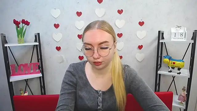 Snapshot of BeatriceFly chatting on December 2024 09:14:02 AM BeatriceFly online show from December 2024 09:14:02 AM