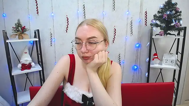 Snapshot of BeatriceFly chatting on December 2024 12:16:01 PM BeatriceFly online show from December 2024 12:16:01 PM