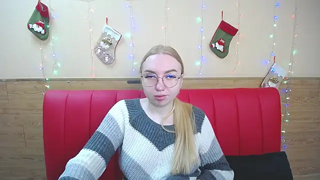 Snapshot of BeatriceFly chatting on December 2024 09:20:02 AM BeatriceFly online show from December 2024 09:20:02 AM