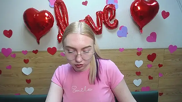 Snapshot of BeatriceFly chatting on February 2025 09:21:02 AM BeatriceFly online show from February 2025 09:21:02 AM