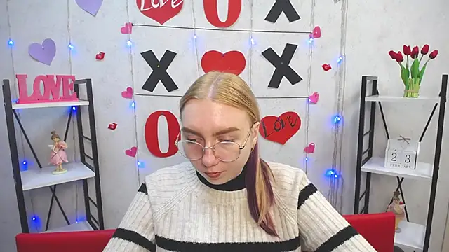 Snapshot of BeatriceFly chatting on February 2025 12:16:02 PM BeatriceFly online show from February 2025 12:16:02 PM