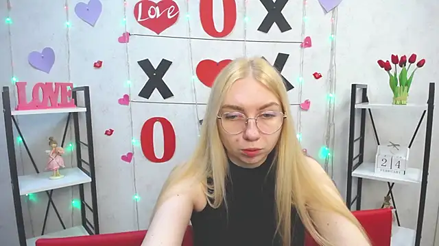 Snapshot of BeatriceFly chatting on February 2025 12:16:01 PM BeatriceFly online show from February 2025 12:16:01 PM