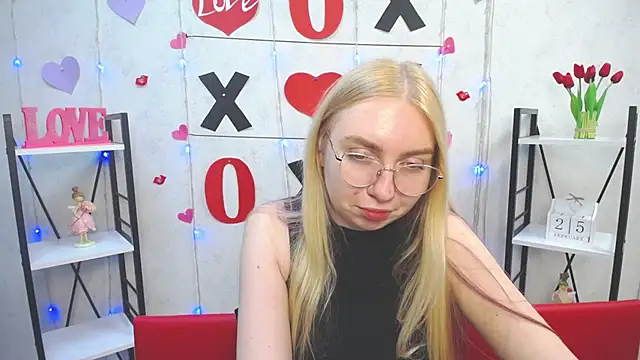 Snapshot of BeatriceFly chatting on February 2025 12:24:01 PM BeatriceFly online show from February 2025 12:24:01 PM