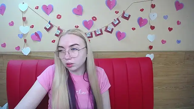 Snapshot of BeatriceFly chatting on February 2025 03:26:01 PM BeatriceFly online show from February 2025 03:26:01 PM