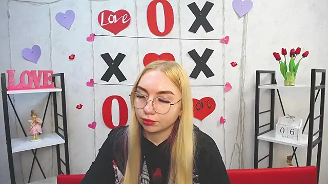 Snapshot of BeatriceFly chatting on March 2025 04:49:01 PM BeatriceFly online show from March 2025 04:49:01 PM