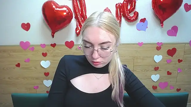 Snapshot of BeatriceFly chatting on March 2025 03:16:02 PM BeatriceFly online show from March 2025 03:16:02 PM