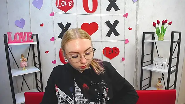 Snapshot of BeatriceFly chatting on March 2025 03:41:01 PM BeatriceFly online show from March 2025 03:41:01 PM