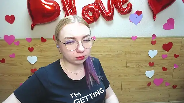 Snapshot of BeatriceFly chatting on March 2025 12:55:02 PM BeatriceFly online show from March 2025 12:55:02 PM