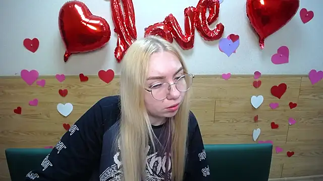 Snapshot of BeatriceFly chatting on March 2025 09:15:02 AM BeatriceFly online show from March 2025 09:15:02 AM