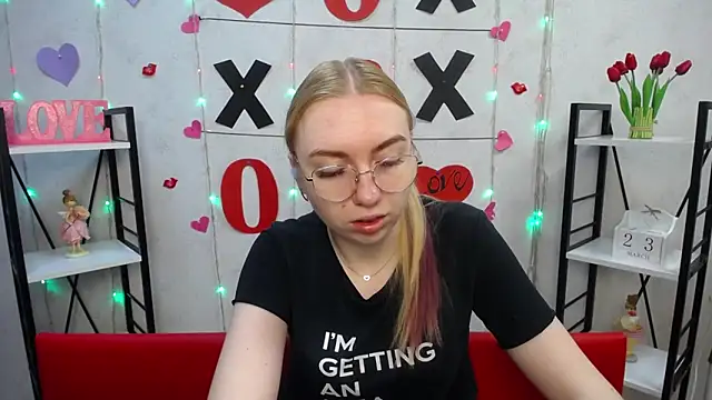 Snapshot of BeatriceFly chatting on March 2025 06:16:01 AM BeatriceFly online show from March 2025 06:16:01 AM