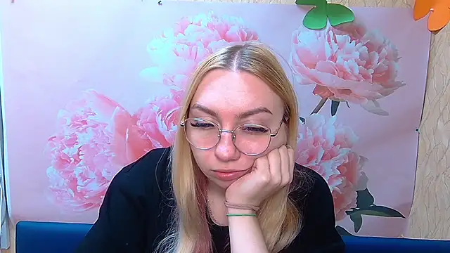 Snapshot of BeatriceFly chatting on September 2025 11:48:01 AM BeatriceFly online show from September 2025 11:48:01 AM