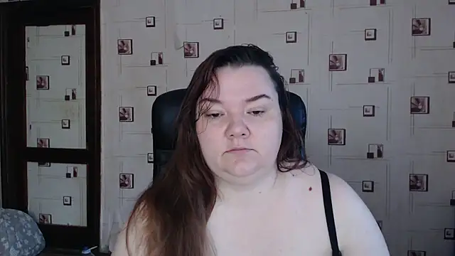 Snapshot of TasyaBigTTs chatting on December 2025 05:46:01 AM TasyaBigTTs online show from December 2025 05:46:01 AM