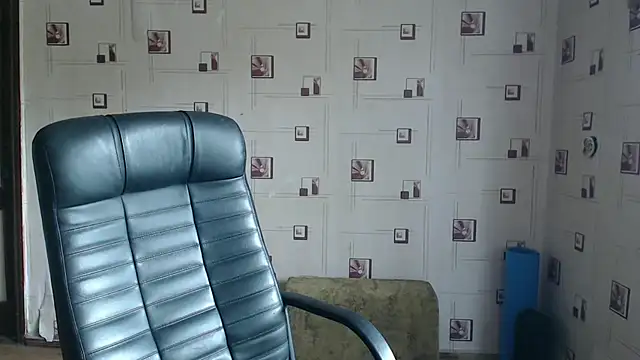 Snapshot of TasyaBigTTs chatting on April 2026 09:24:01 AM TasyaBigTTs online show from April 2026 09:24:01 AM