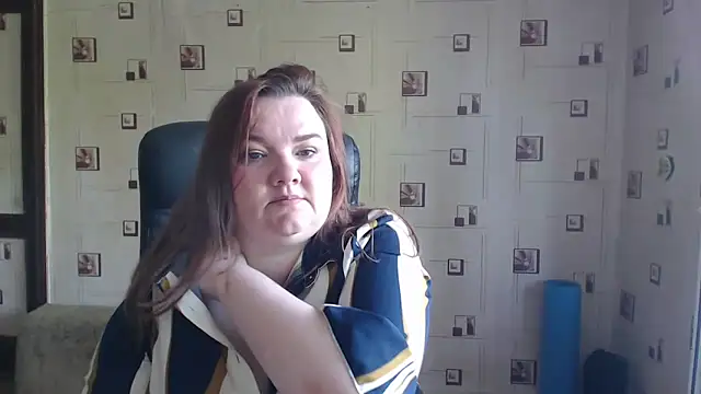 Snapshot of TasyaBigTTs chatting on May 2026 08:11:02 AM TasyaBigTTs online show from May 2026 08:11:02 AM
