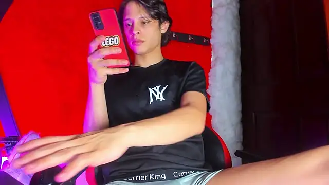 LilOwen  online show from April 2026 07:23:02 PM