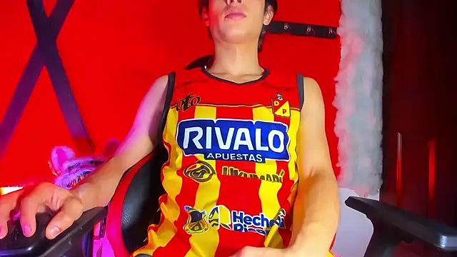 LilOwen  online show from April 2026 05:14:02 PM