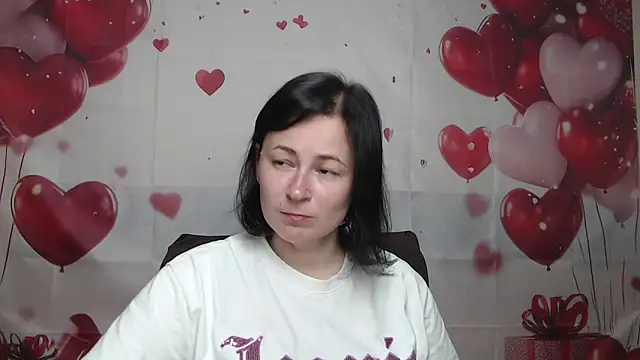 Snapshot of MarieSho chatting on April 2026 05:12:02 PM MarieSho online show from April 2026 05:12:02 PM