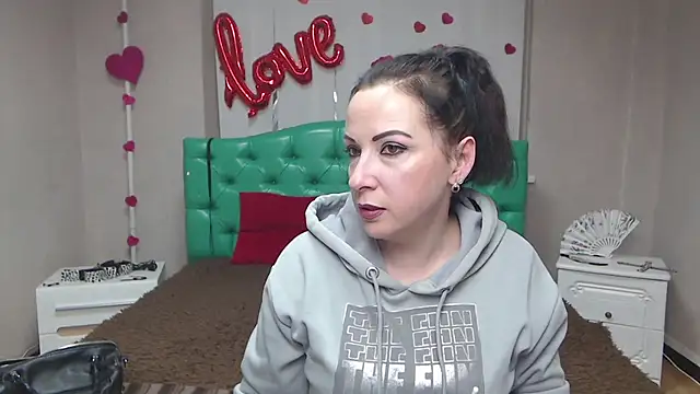 ElizabethSho online show from February 2026 06:20:02 PM