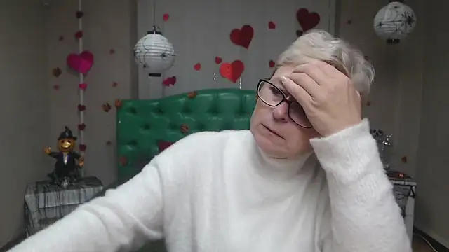 EmiliaGree online show from November 2025 06:01:01 AM