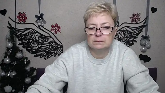 EmiliaGree online show from December 2025 06:04:02 PM