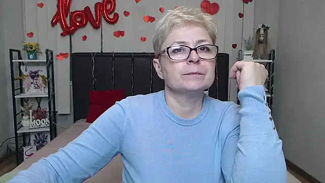 Snapshot of EmiliaGree chatting on February 2026 06:24:02 PM EmiliaGree online show from February 2026 06:24:02 PM