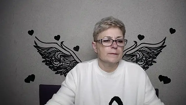 Snapshot of EmiliaGree chatting on March 2026 06:00:01 PM EmiliaGree online show from March 2026 06:00:01 PM