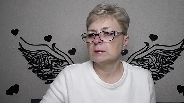 Snapshot of EmiliaGree chatting on March 2026 06:02:02 PM EmiliaGree online show from March 2026 06:02:02 PM