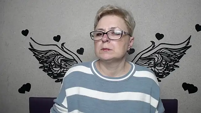 Snapshot of EmiliaGree chatting on March 2026 06:03:02 PM EmiliaGree online show from March 2026 06:03:02 PM