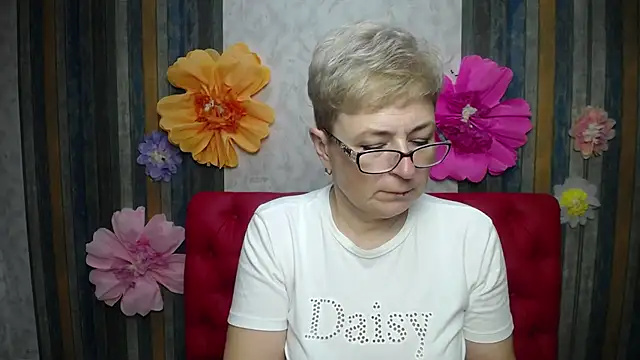 Snapshot of EmiliaGree chatting on March 2026 05:02:01 PM EmiliaGree online show from March 2026 05:02:01 PM