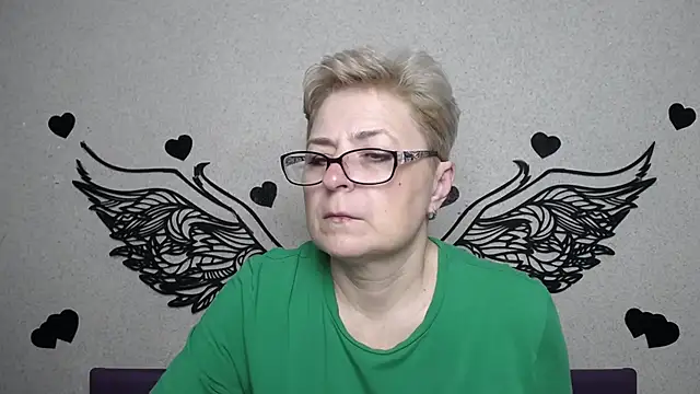 Snapshot of EmiliaGree chatting on March 2026 05:13:02 PM EmiliaGree online show from March 2026 05:13:02 PM