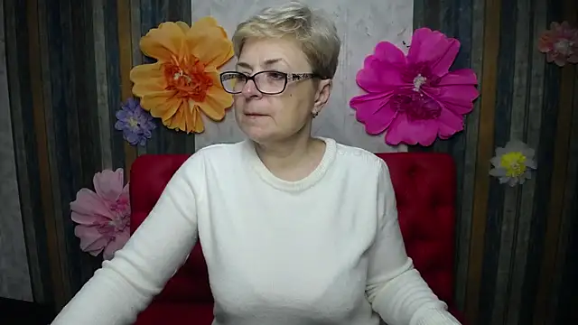 Snapshot of EmiliaGree chatting on April 2026 05:06:02 PM EmiliaGree online show from April 2026 05:06:02 PM