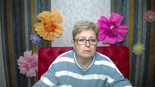 Snapshot of EmiliaGree chatting on April 2026 05:10:02 PM EmiliaGree online show from April 2026 05:10:02 PM