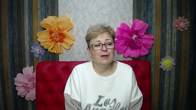 Snapshot of EmiliaGree chatting on May 2026 05:06:02 PM EmiliaGree online show from May 2026 05:06:02 PM