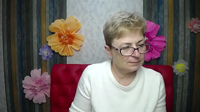 Snapshot of EmiliaGree chatting on May 2026 05:10:02 PM EmiliaGree online show from May 2026 05:10:02 PM