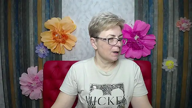 Snapshot of EmiliaGree chatting on May 2026 05:07:01 PM EmiliaGree online show from May 2026 05:07:01 PM