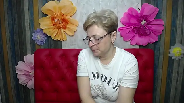 Snapshot of EmiliaGree chatting on May 2026 05:07:02 PM EmiliaGree online show from May 2026 05:07:02 PM